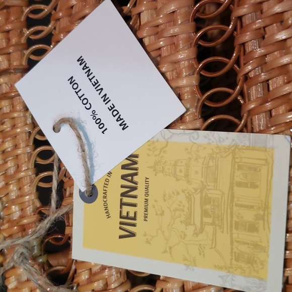 Made in Vietnam woven rattan handbag/tote - Picture 3 of 6